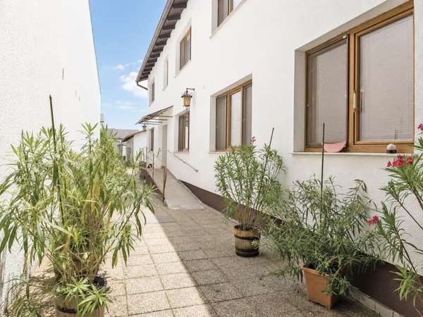 Mehrfamilienhaus in 2451 Au am Leithaberge 3