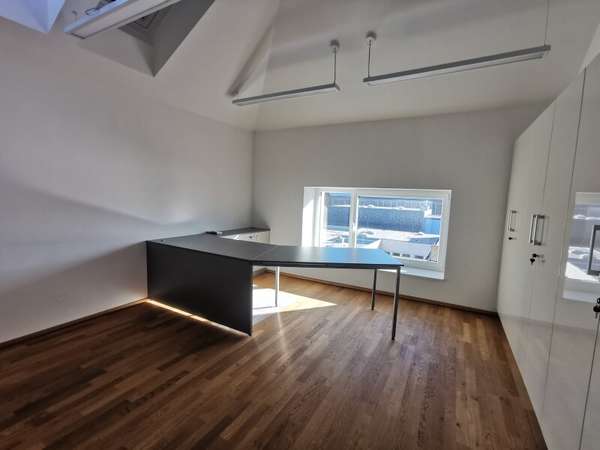 Büro in 2630 Ternitz 11