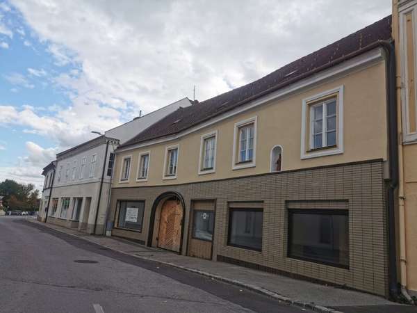 Mehrfamilienhaus in 2620 Neunkirchen 