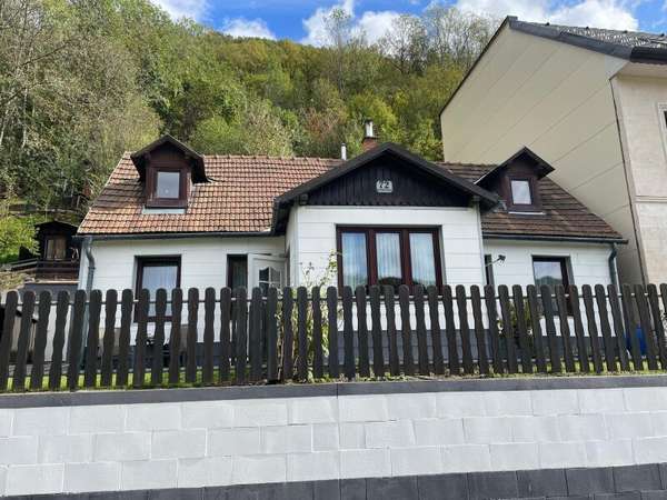 Zweifamilienhaus in 2640 Gloggnitz 